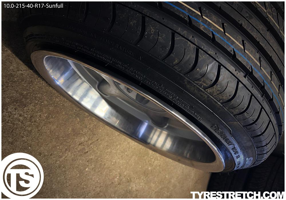 An example of tyre stretch: 215/40 R17 on 10.0J – SUNFULL