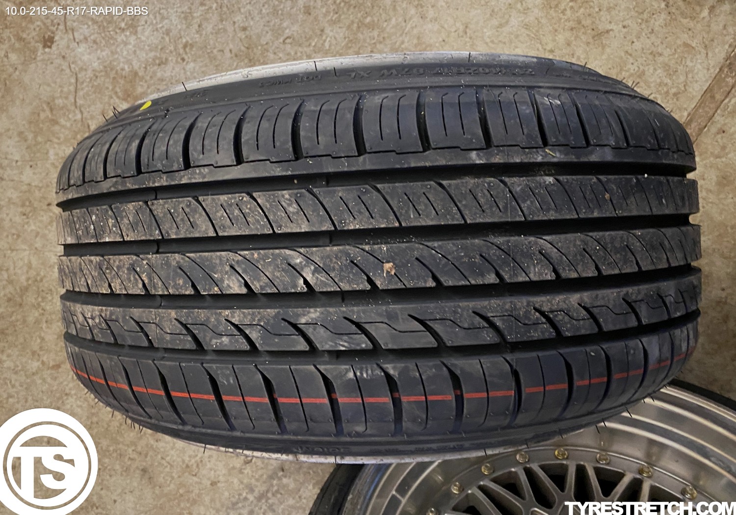 An example of tyre stretch: 215/45 R17 on 10.0J – RAPID (BBS)