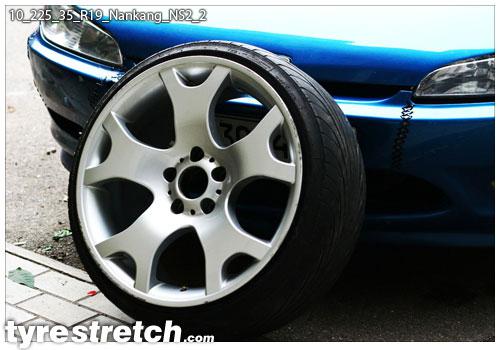 An example of tyre stretch: 225/35 R19 on 10.0J – NANKANG