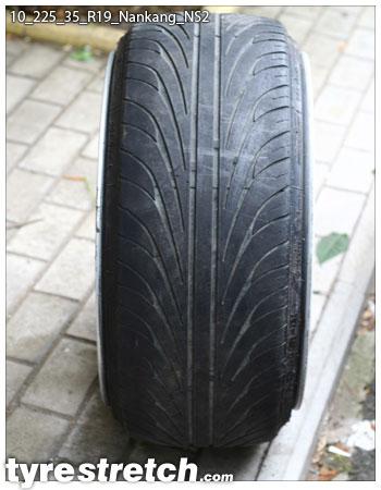 An example of tyre stretch: 225/35 R19 on 10.0J – NANKANG