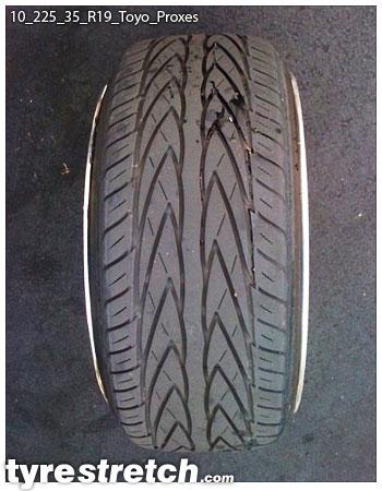 An example of tyre stretch: 225/35 R19 on 10.0J – TOYO