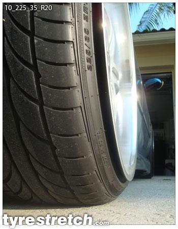 An example of tyre stretch: 225/35 R20 on 10.0J