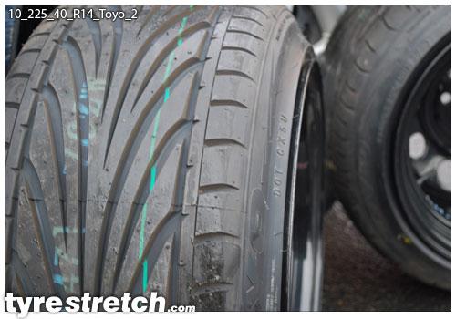 An example of tyre stretch: 225/40 R14 on 10.0J – TOYO