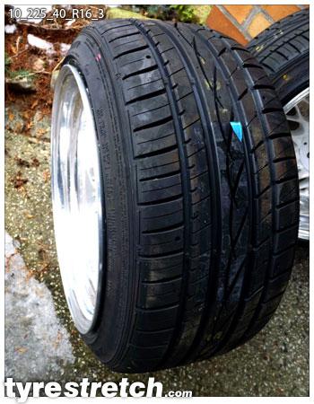 An example of tyre stretch: 225/40 R16 on 10.0J