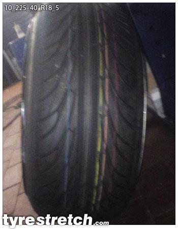 An example of tyre stretch: 225/40 R18 on 10.0J