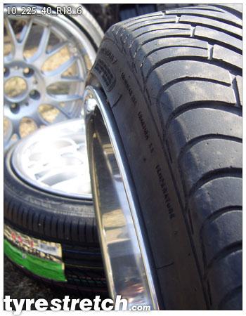 An example of tyre stretch: 225/40 R18 on 10.0J