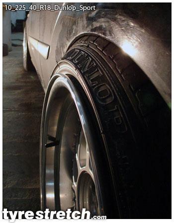 An example of tyre stretch: 225/40 R18 on 10.0J – DUNLOP