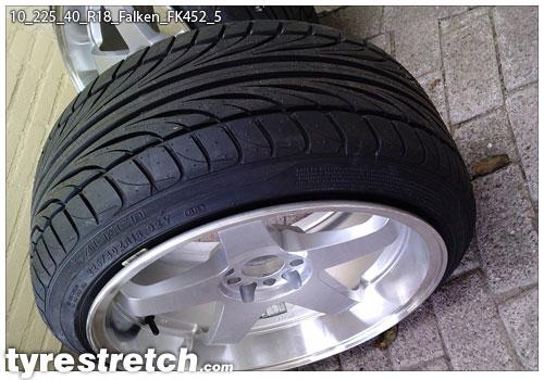 An example of tyre stretch: 225/40 R18 on 10.0J – FALKEN