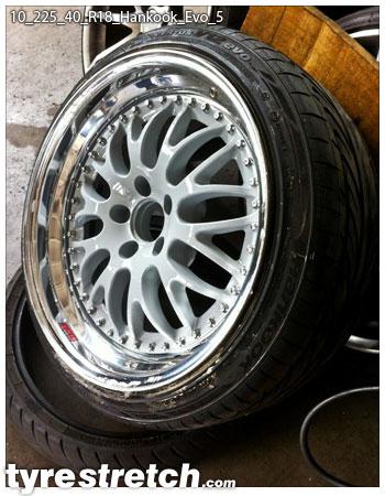 An example of tyre stretch: 225/40 R18 on 10.0J – HANKOOK