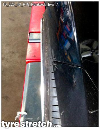 An example of tyre stretch: 225/40 R18 on 10.0J – HANKOOK