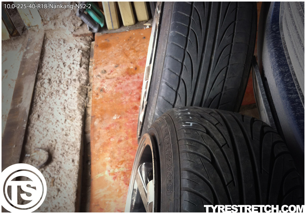 An example of tyre stretch: 225/40 R18 on 10.0J – NANKANG