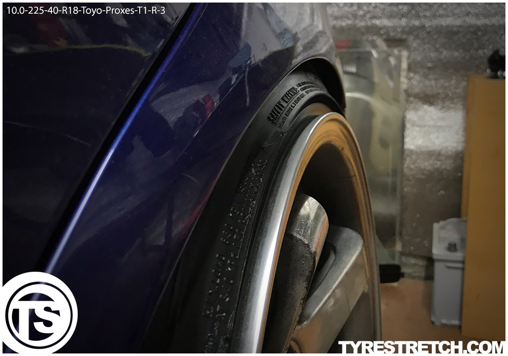 An example of tyre stretch: 225/40 R18 on 10.0J – TOYO