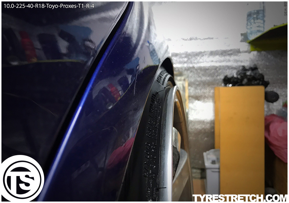 An example of tyre stretch: 225/40 R18 on 10.0J – TOYO