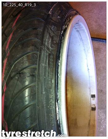 An example of tyre stretch: 225/40 R19 on 10.0J