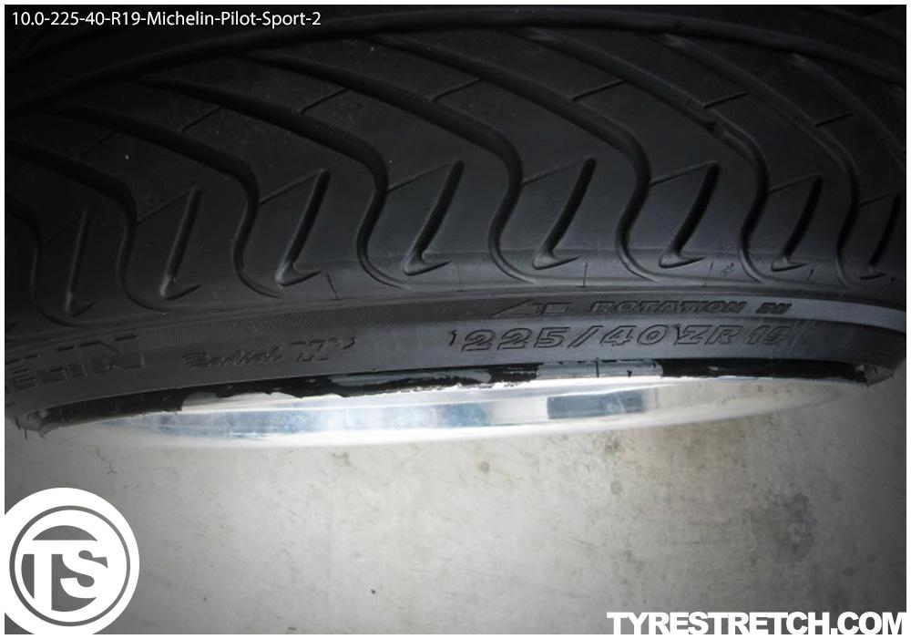 An example of tyre stretch: 225/40 R19 on 10.0J – MICHELIN