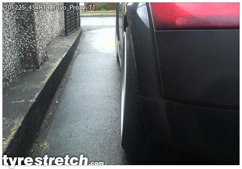 An example of tyre stretch: 225/45 R18 on 10.0J – TOYO