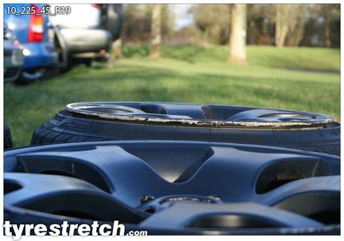 An example of tyre stretch: 225/45 R19 on 10.0J