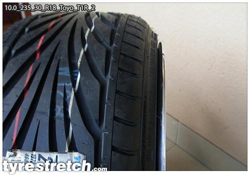 An example of tyre stretch: 235/30 R18 on 10.0J – TOYO
