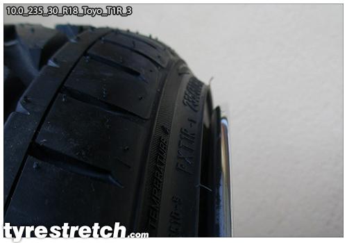 An example of tyre stretch: 235/30 R18 on 10.0J – TOYO