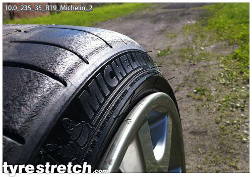 An example of tyre stretch: 235/35 R19 on 10.0J – MICHELIN