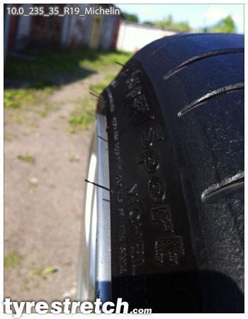 An example of tyre stretch: 235/35 R19 on 10.0J – MICHELIN
