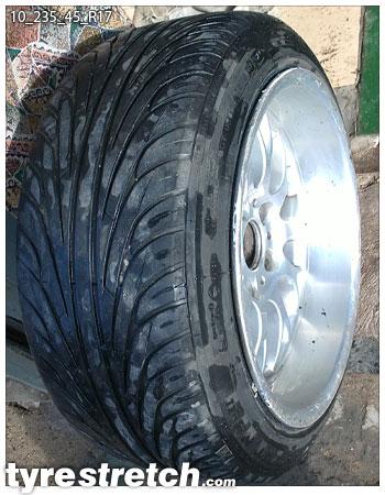 An example of tyre stretch: 235/45 R17 on 10.0J