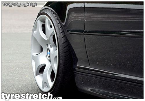 An example of tyre stretch: 245/30 R19 on 10.0J