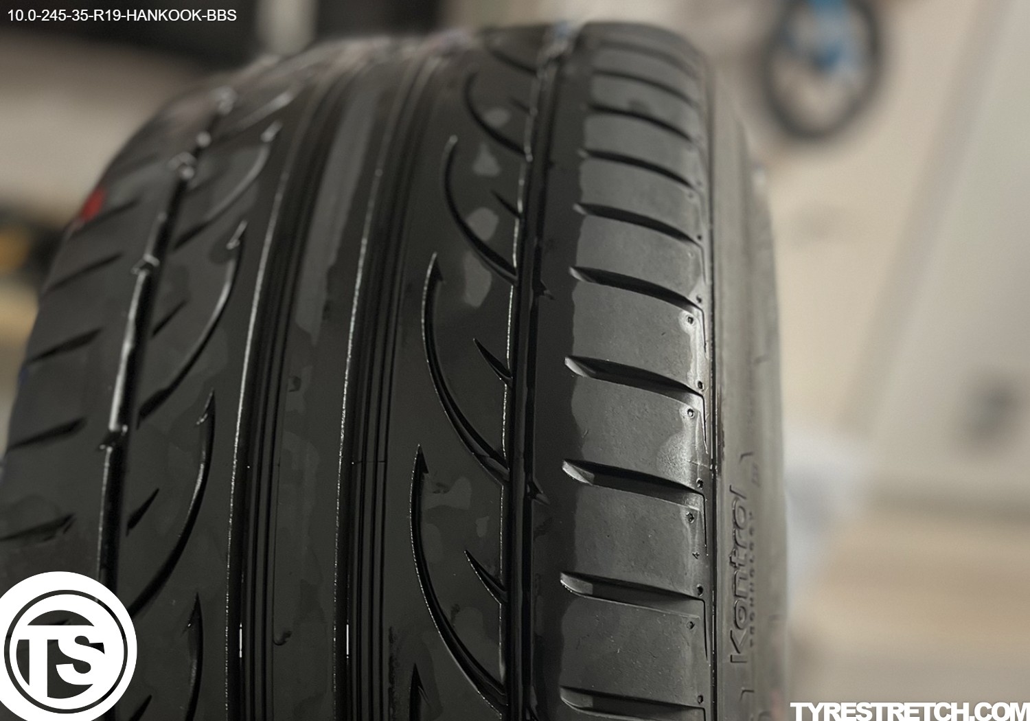 An example of tyre stretch: 245/35 R19 on 10.0J – HANKOOK (BBS)