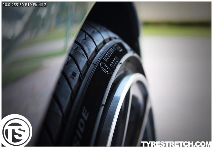 An example of tyre stretch: 255/30 R19 on 10.0J – PIRELLI