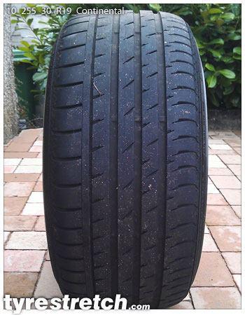 An example of tyre stretch: 255/30 R19 on 10.0J – CONTINENTAL