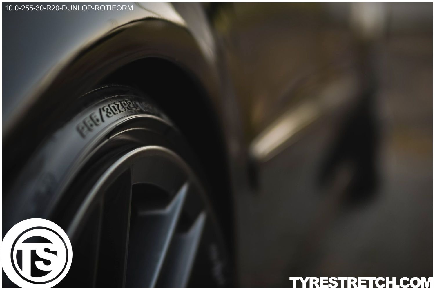 An example of tyre stretch: 255/30 R20 on 10.0J – DUNLOP (ROTIFORM)