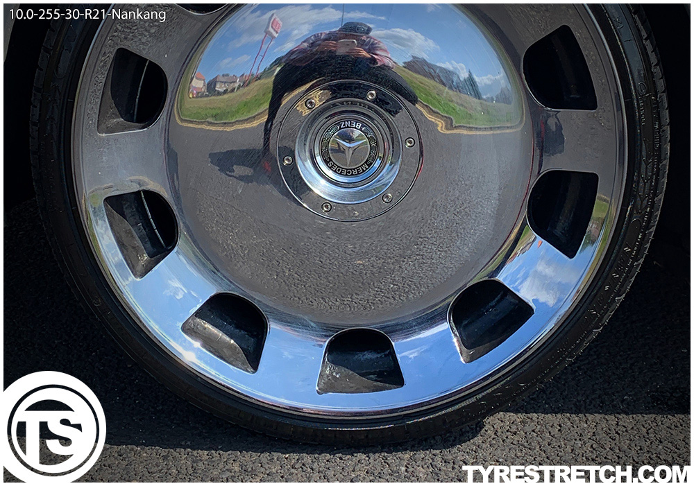 An example of tyre stretch: 255/30 R21 on 10.0J – NANKANG