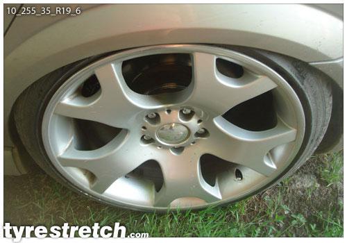 An example of tyre stretch: 255/35 R19 on 10.0J