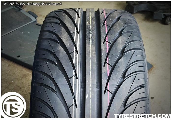 An example of tyre stretch: 265/30 R22 on 10.0J – NANKANG (VOSSEN)