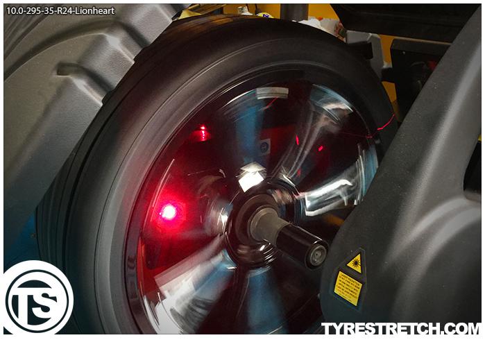 An example of tyre stretch: 295/35 R24 on 10.0J – LIONHEART