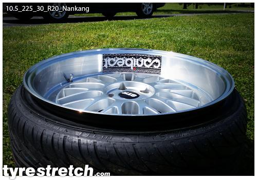 An example of tyre stretch: 225/30 R20 on 10.5J – NANKANG