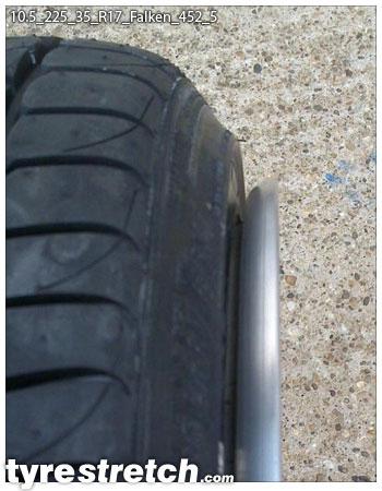An example of tyre stretch: 225/35 R17 on 10.5J – FALKEN