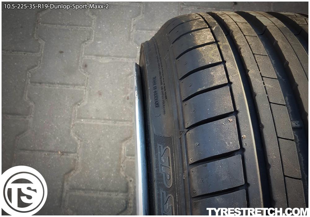 An example of tyre stretch: 225/35 R19 on 10.5J – DUNLOP
