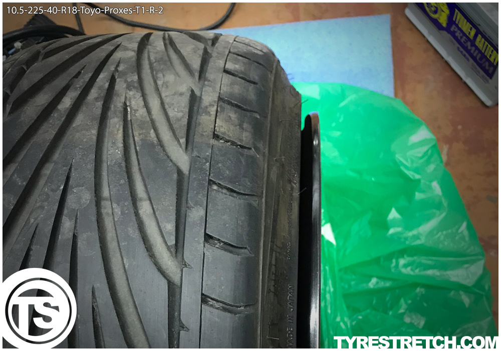 An example of tyre stretch: 225/40 R18 on 10.5J – TOYO