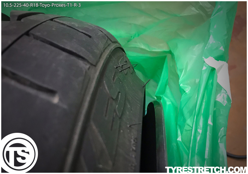 An example of tyre stretch: 225/40 R18 on 10.5J – TOYO