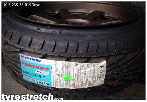 An example of tyre stretch: 235/35 R19 on 10.5J – TOYO