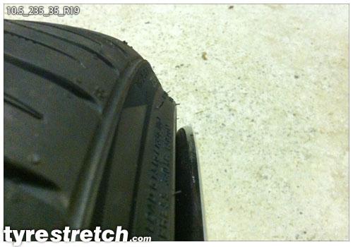 An example of tyre stretch: 235/35 R19 on 10.5J