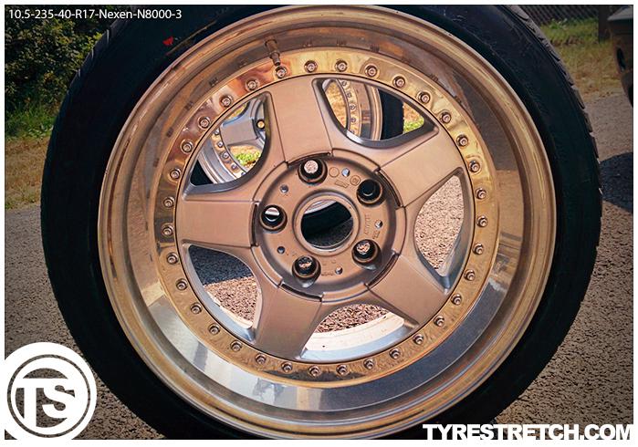 An example of tyre stretch: 235/40 R17 on 10.5J – NEXEN