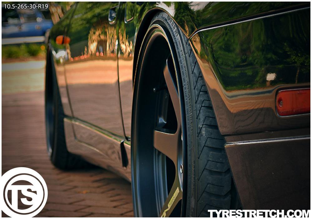 An example of tyre stretch: 265/30 R19 on 10.5J