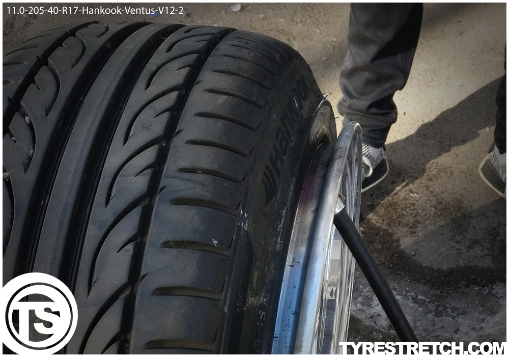 An example of tyre stretch: 205/40 R17 on 11.0J – HANKOOK