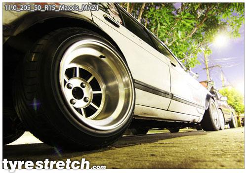 An example of tyre stretch: 205/50 R15 on 11.0J – MAXXIS