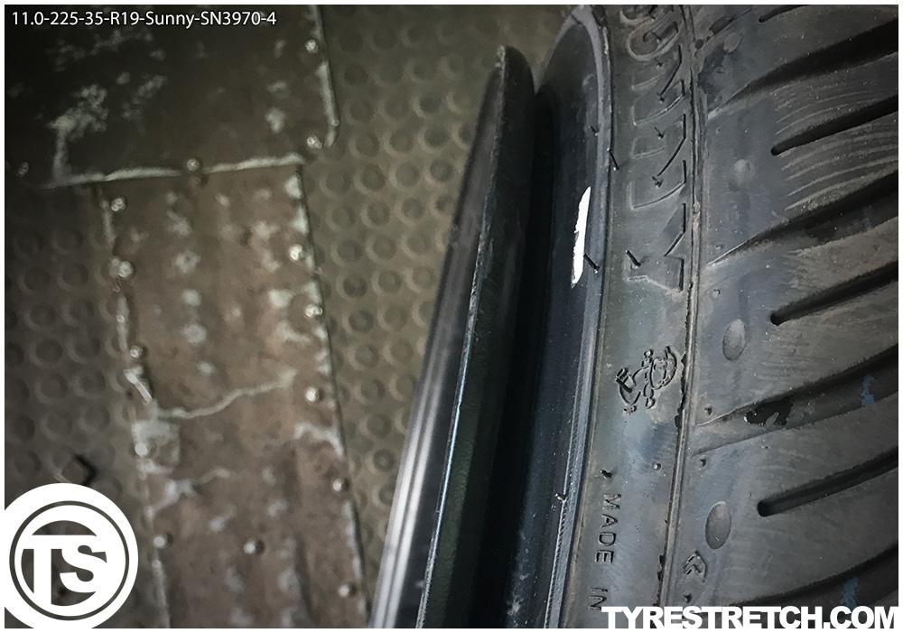 An example of tyre stretch: 225/35 R19 on 11.0J – SUNNY