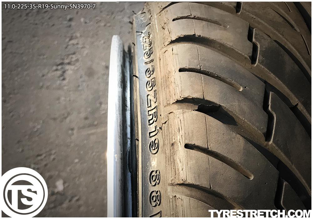 An example of tyre stretch: 225/35 R19 on 11.0J – SUNNY