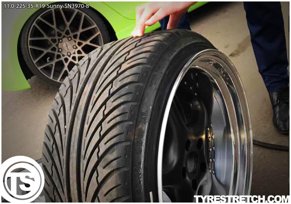 An example of tyre stretch: 225/35 R19 on 11.0J – SUNNY