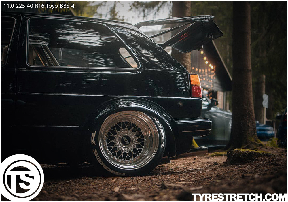 An example of tyre stretch: 225/40 R16 on 11.0J – TOYO (BBS)